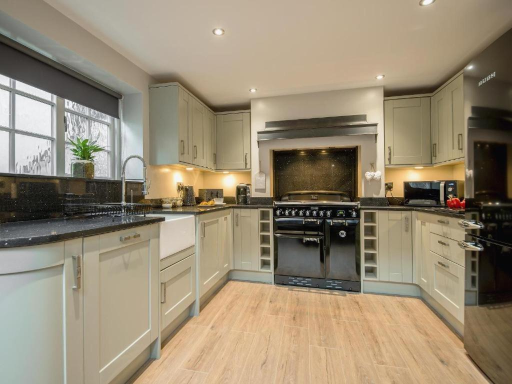 89A Church Street - Luxury One Bed Apartment With Roof Terrace ウィットビー エクステリア 写真