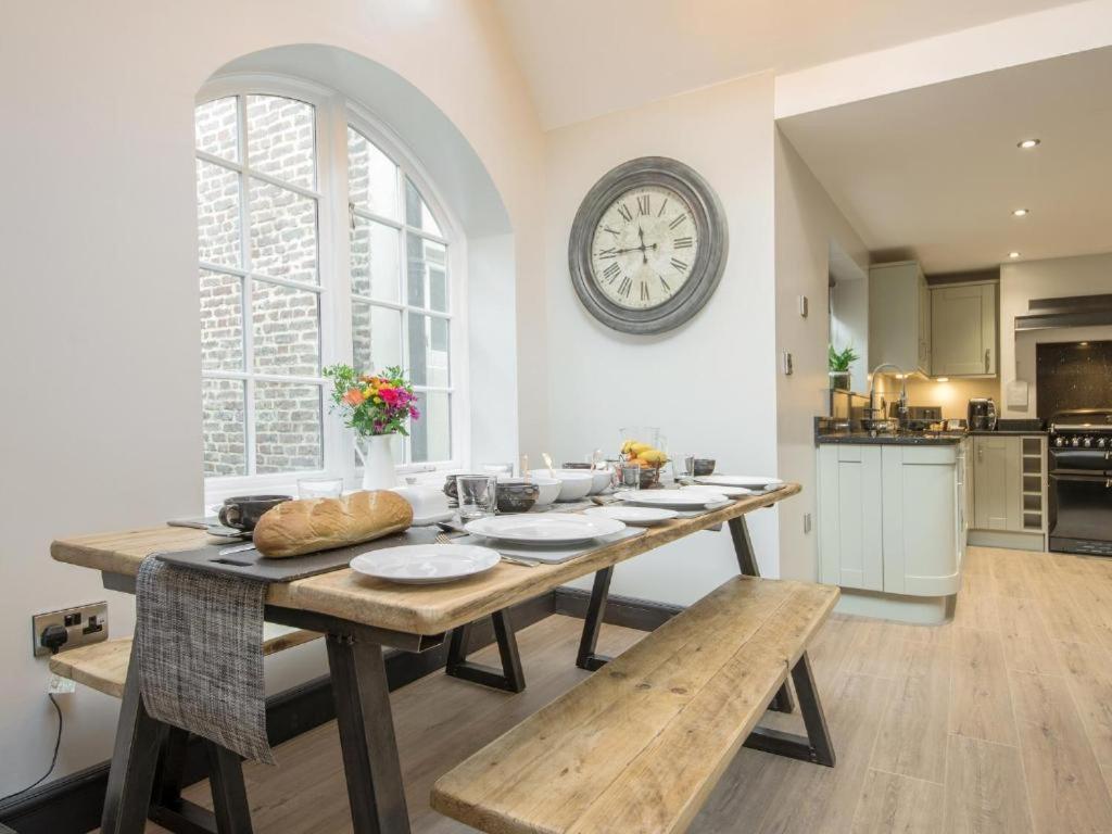 89A Church Street - Luxury One Bed Apartment With Roof Terrace ウィットビー エクステリア 写真